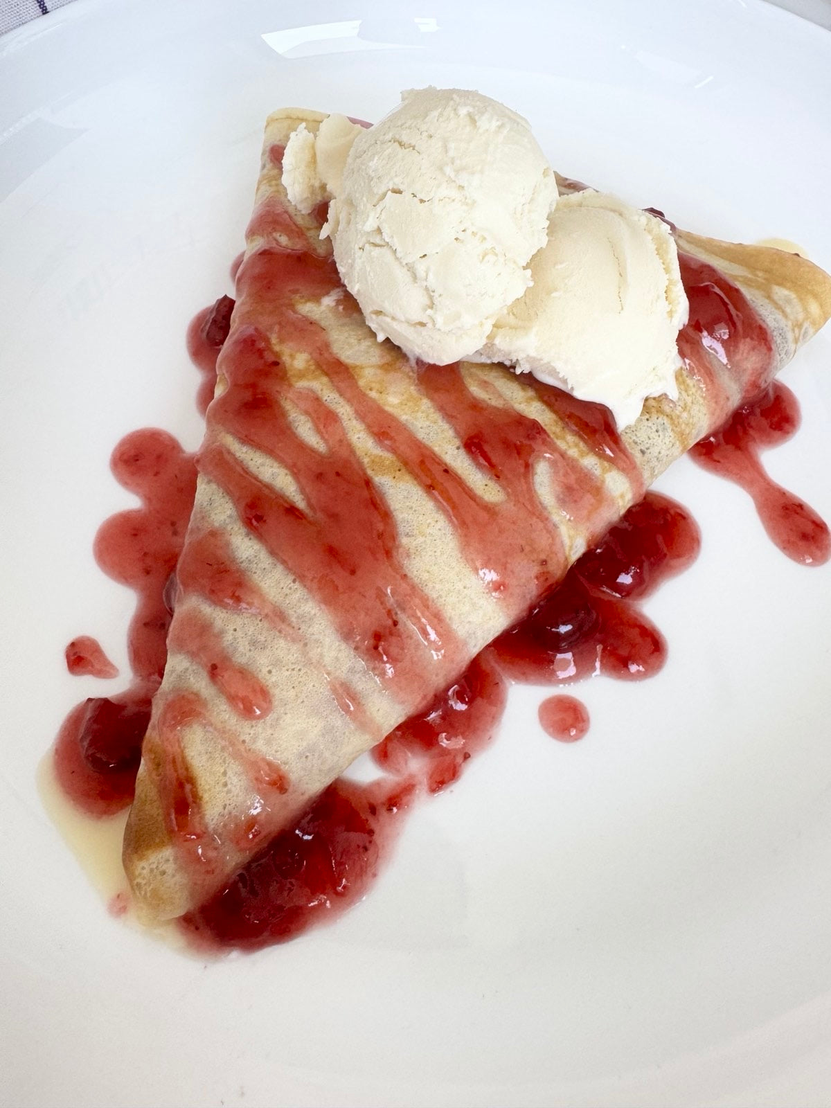 Strawberry Vanilla Delight Crêpe